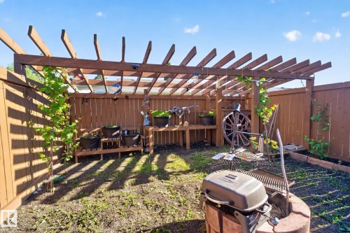 8835 152B Avenue, Edmonton, AB 