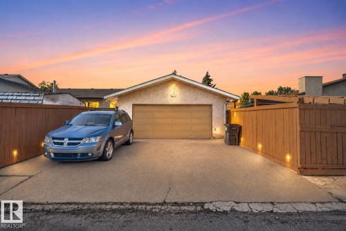 8835 152B Avenue, Edmonton, AB 