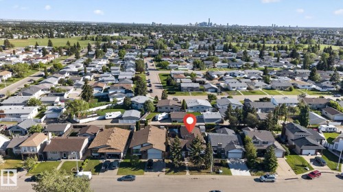 8835 152B Avenue, Edmonton, AB 