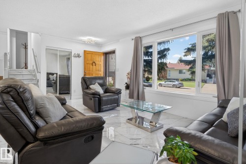 8835 152B Avenue, Edmonton, AB 