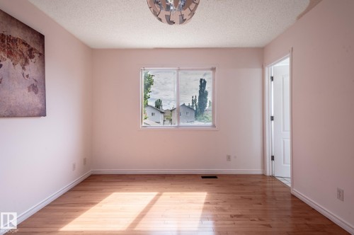 5919 203 Street, Edmonton, AB 