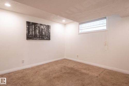 5919 203 Street, Edmonton, AB 