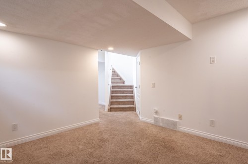 5919 203 Street, Edmonton, AB 