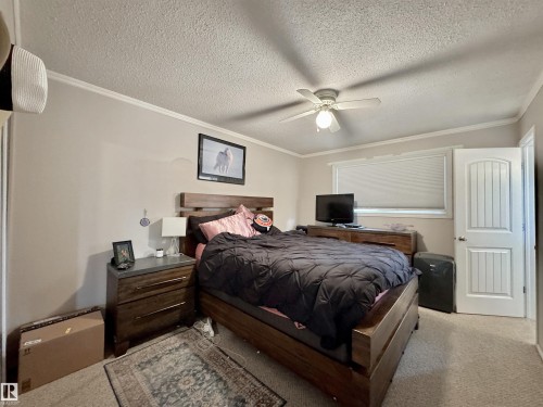 8504 92 Avenue, Fort Saskatchewan, AB - Indoor Photo Showing Bedroom
