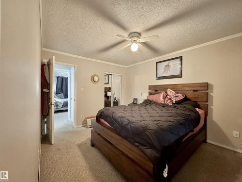 8504 92 Avenue, Fort Saskatchewan, AB - Indoor Photo Showing Bedroom