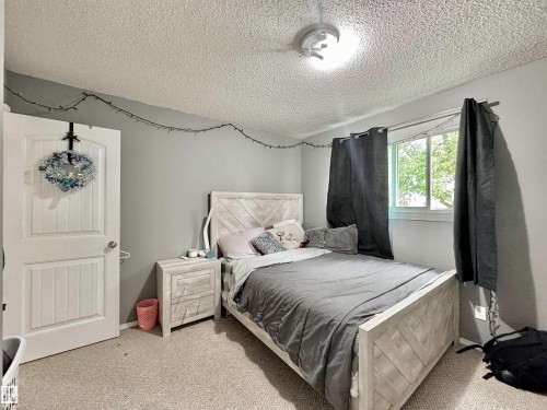 8504 92 Avenue, Fort Saskatchewan, AB - Indoor Photo Showing Bedroom
