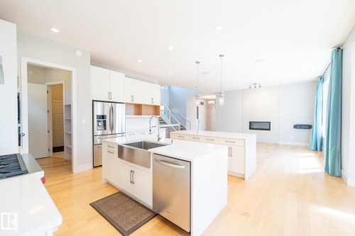 7376 May Common, Edmonton, AB 