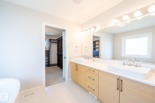 7376 May Common, Edmonton, AB 