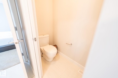 7376 May Common, Edmonton, AB 