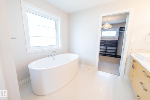 7376 May Common, Edmonton, AB 