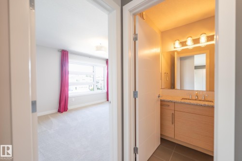 7376 May Common, Edmonton, AB 