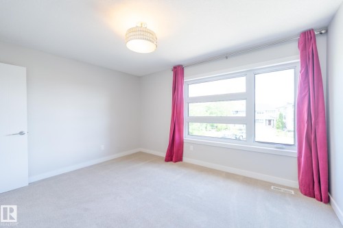 7376 May Common, Edmonton, AB 