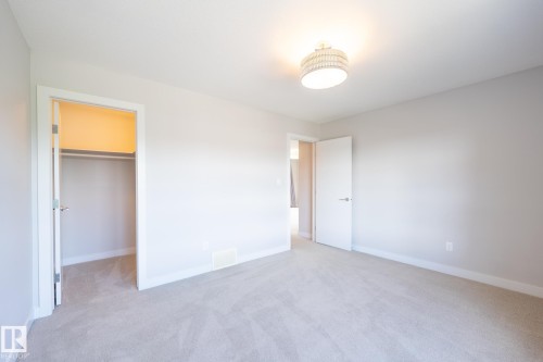 7376 May Common, Edmonton, AB 