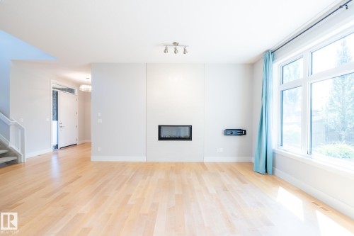 7376 May Common, Edmonton, AB 