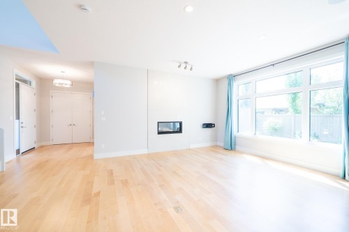 7376 May Common, Edmonton, AB 