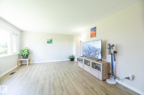 13309 85 Street, Edmonton, AB 