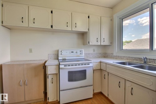 10803 40 Avenue, Edmonton, AB 