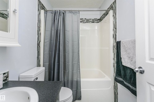 Bathroom - 4228 162 Avenue, Edmonton, AB 