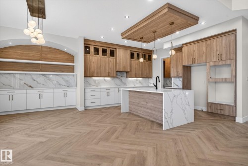7673 Kimiwan Crescent, Edmonton, AB 