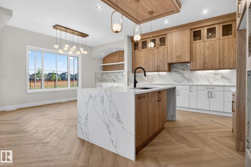 7673 Kimiwan Crescent, Edmonton, AB 