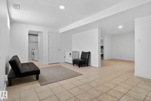 8807 24 Avenue, Edmonton, AB 