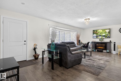 8807 24 Avenue, Edmonton, AB 