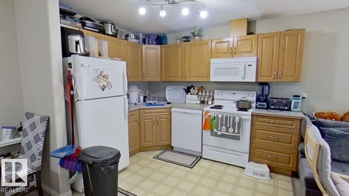 404 9945 167 Street, Edmonton, AB - Indoor Photo Showing Kitchen