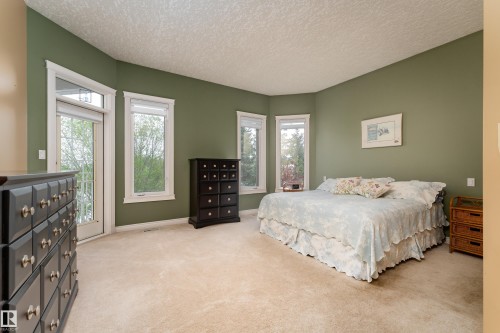 520 Pardee Bay, Edmonton, AB 
