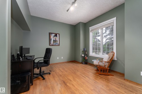 520 Pardee Bay, Edmonton, AB 