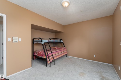 520 Pardee Bay, Edmonton, AB 