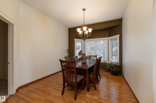 520 Pardee Bay, Edmonton, AB 