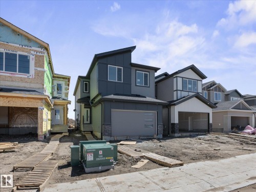 792 Bank Dr, Leduc, AB 
