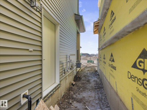 792 Bank Dr, Leduc, AB 