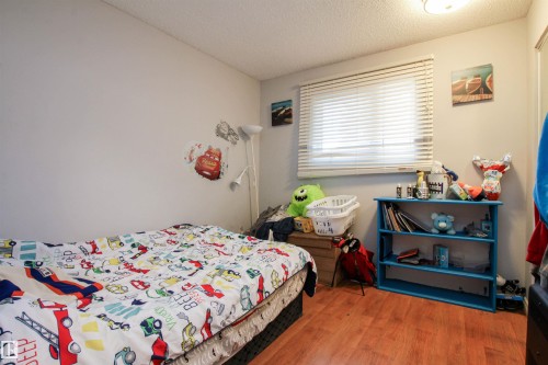 2415 49A Street, Edmonton, AB 