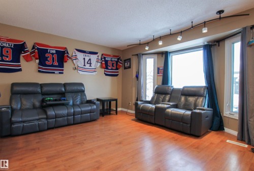 2415 49A Street, Edmonton, AB 