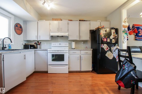 2415 49A Street, Edmonton, AB 