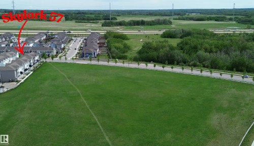 Image quality insufficient for description - 2610 Maple Way, Edmonton, AB 