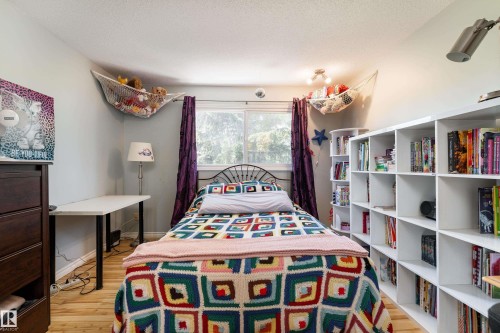 9 Royal Road, Edmonton, AB 