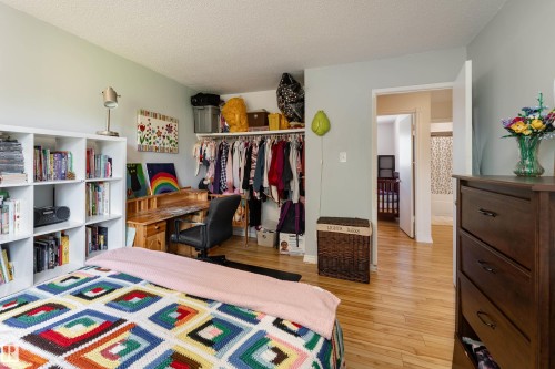 9 Royal Road, Edmonton, AB 