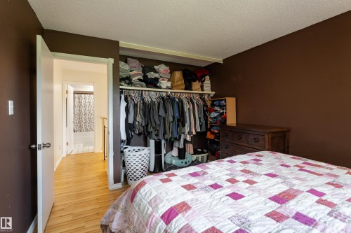9 Royal Road, Edmonton, AB 