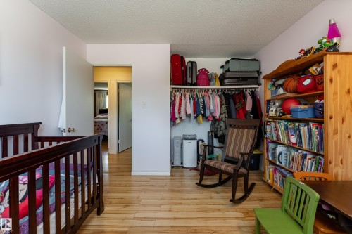 9 Royal Road, Edmonton, AB 