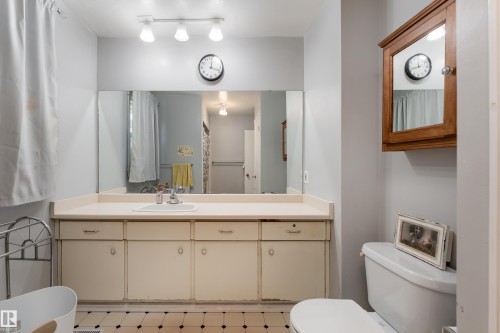 9 Royal Road, Edmonton, AB 