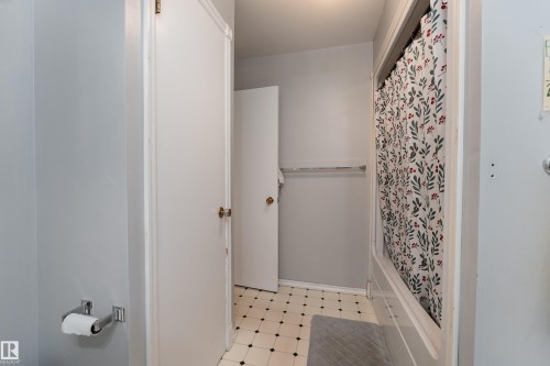 9 Royal Road, Edmonton, AB 