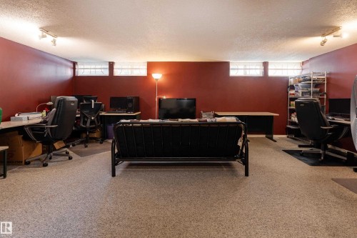 9 Royal Road, Edmonton, AB 