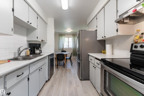 9 Royal Road, Edmonton, AB 