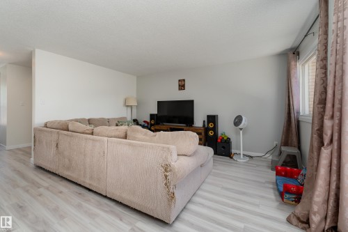 9 Royal Road, Edmonton, AB 