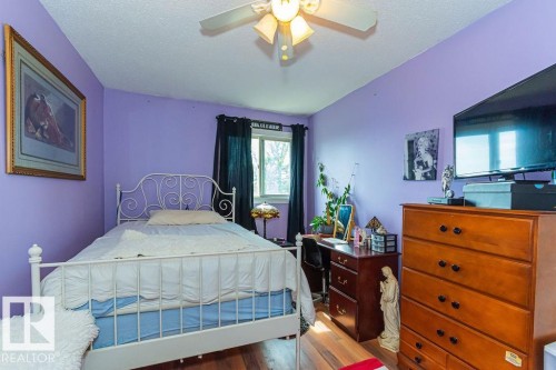 Hardwood-style flooring throughout - 6 3819 76 Street, Edmonton, AB 