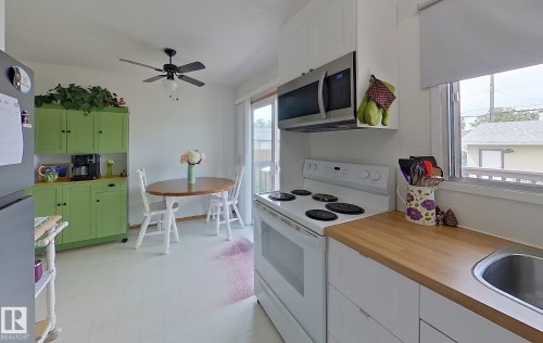 Kitchen - 13816 62 Street, Edmonton, AB 
