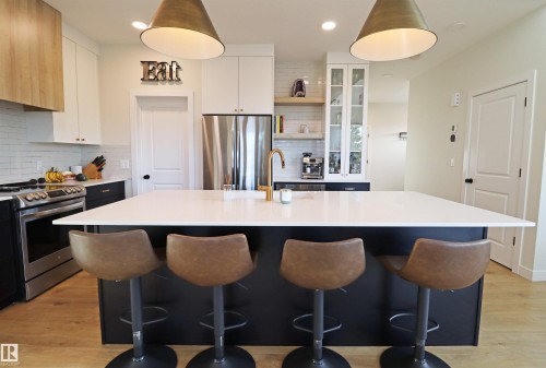 100 Graybriar Drive, Stony Plain, AB - Indoor Photo Showing Kitchen With Upgraded Kitchen