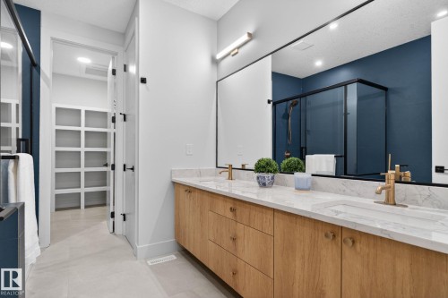 1707 47 Street, Edmonton, AB 